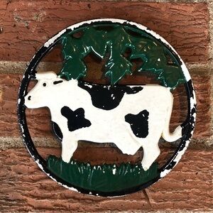 Vintage Round Rustic Holstein Cow in the Green Grass 6” Cast Iron Trivet